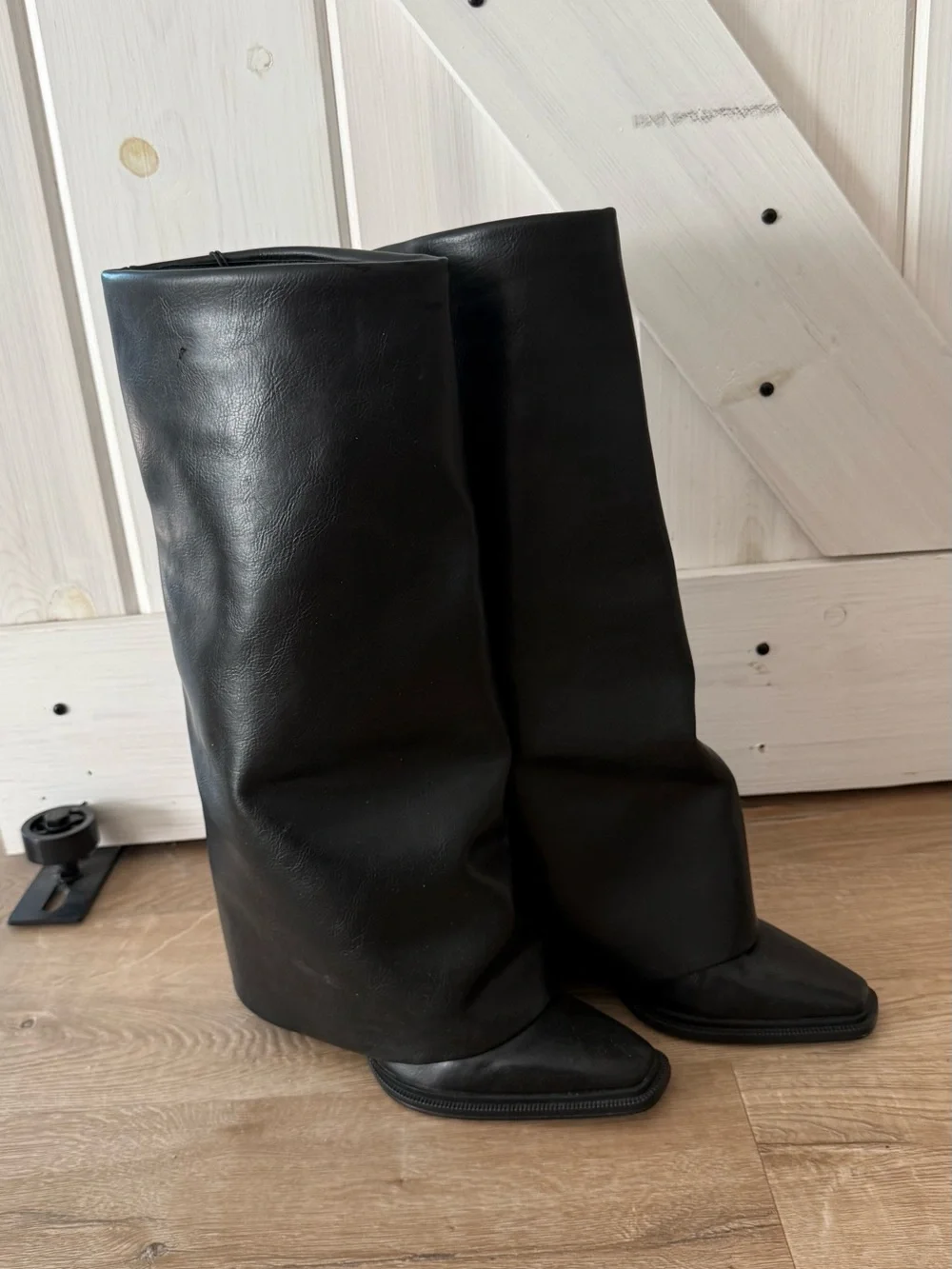 👢🖤ZARA 37 Heeled Knee-High Gaiter Boots - Black